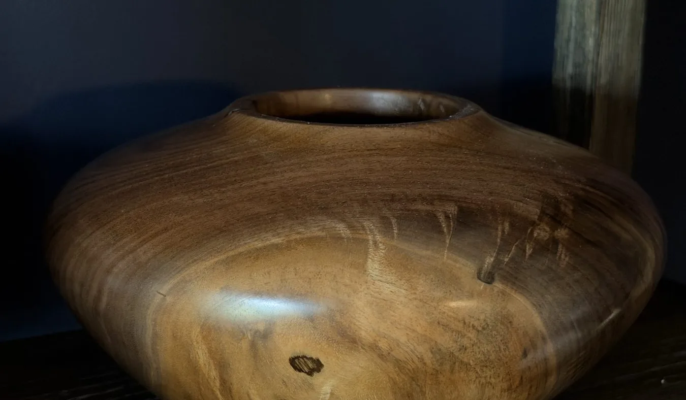 Walnut Hollow Form — Low Shoulders & Sweeping Grain