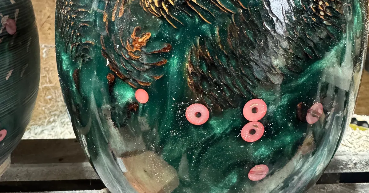 Nature's Artistry Meets Modern Craft: A Resin and Pinecone Bowl