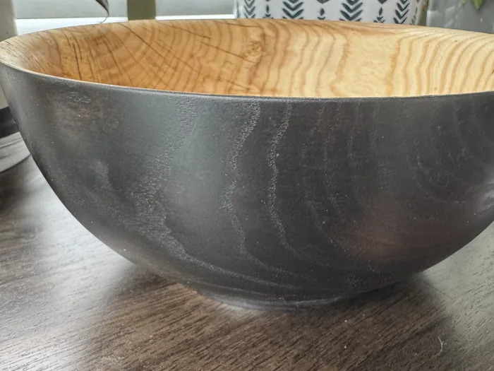 Hand-turned wood bowls and vessels gallery
